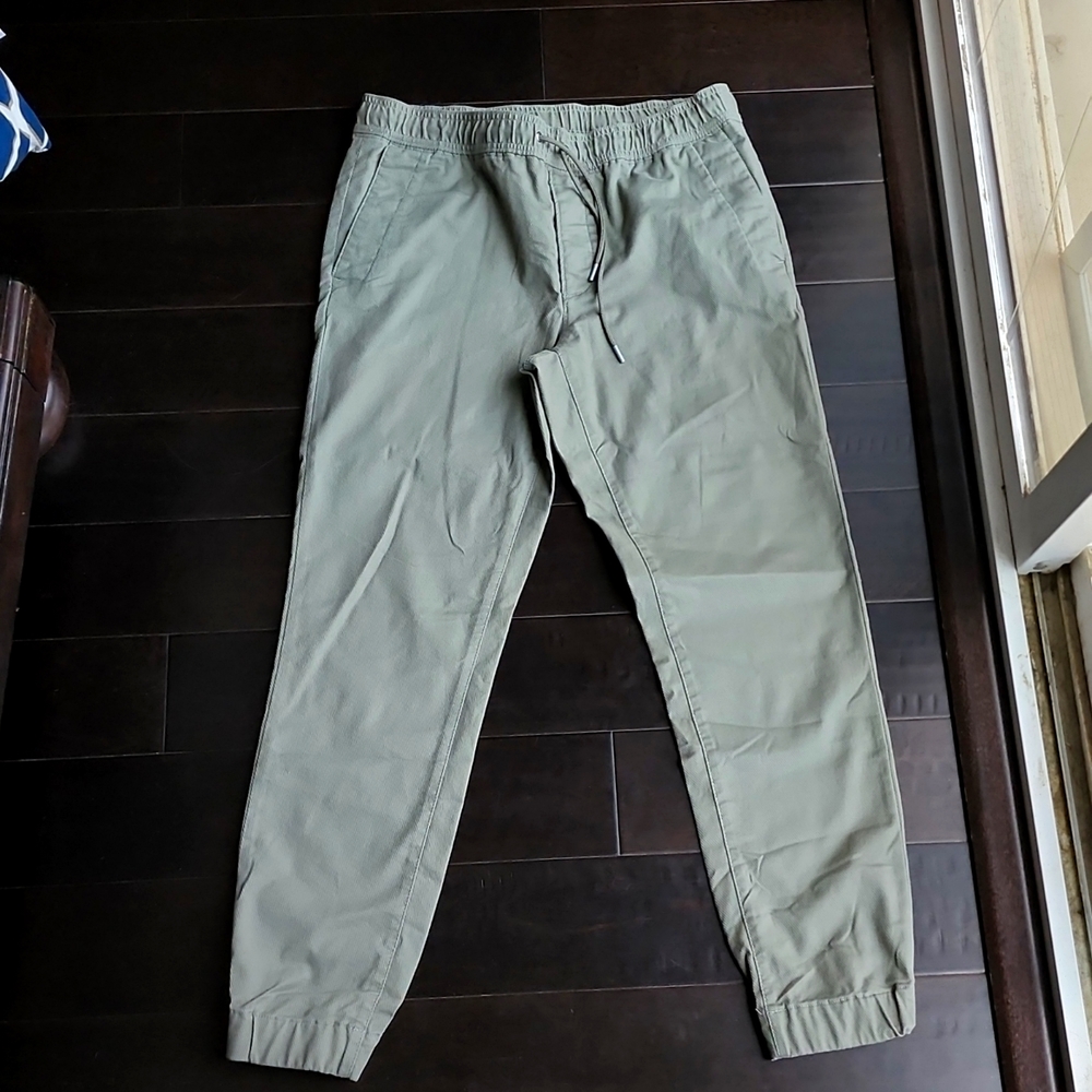 Banana republic aiden fit green pants NWT